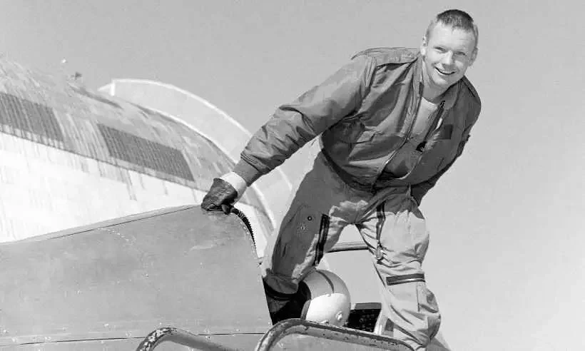 Neil Armstrong, o primeiro astronauta a pisar na lua, morreu em